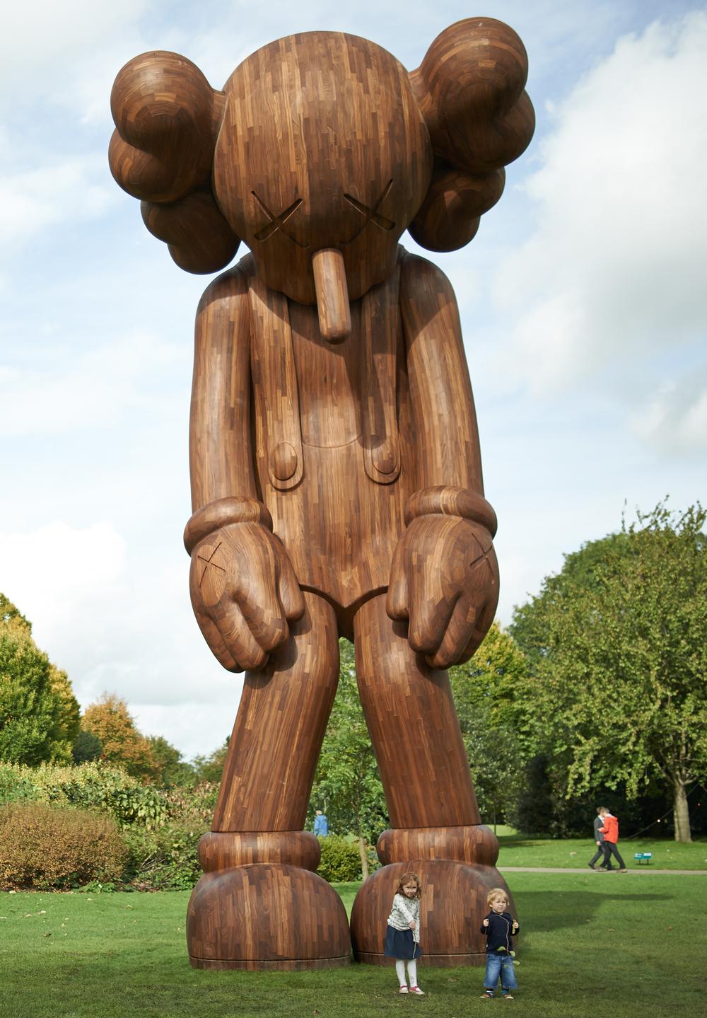 The wood sculpture SMALL LIE, 2013, is the largest in the exhibition, measuring 10 metres in height / JONTY WILDE / COURTESY THE ARTIST AND YSP