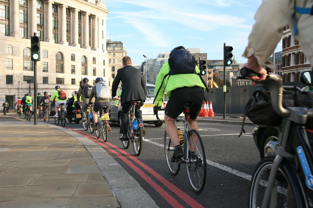 Activity facilities in towns and cities should be linked via cyclepaths and walkways / Photo: shutterstock.com/Bikeworldtravel