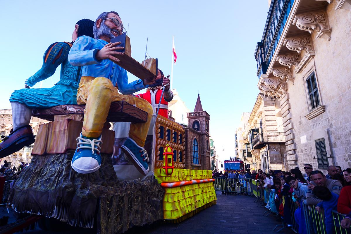 Renzo Piano made a high-profile appearance on a float leading the carnival parade / Valletta 2018/ Jonathan Borg Renzo Piano made a high-profile appearance on a float leading the carnival parade / Valletta 2018/ Jonathan Borg