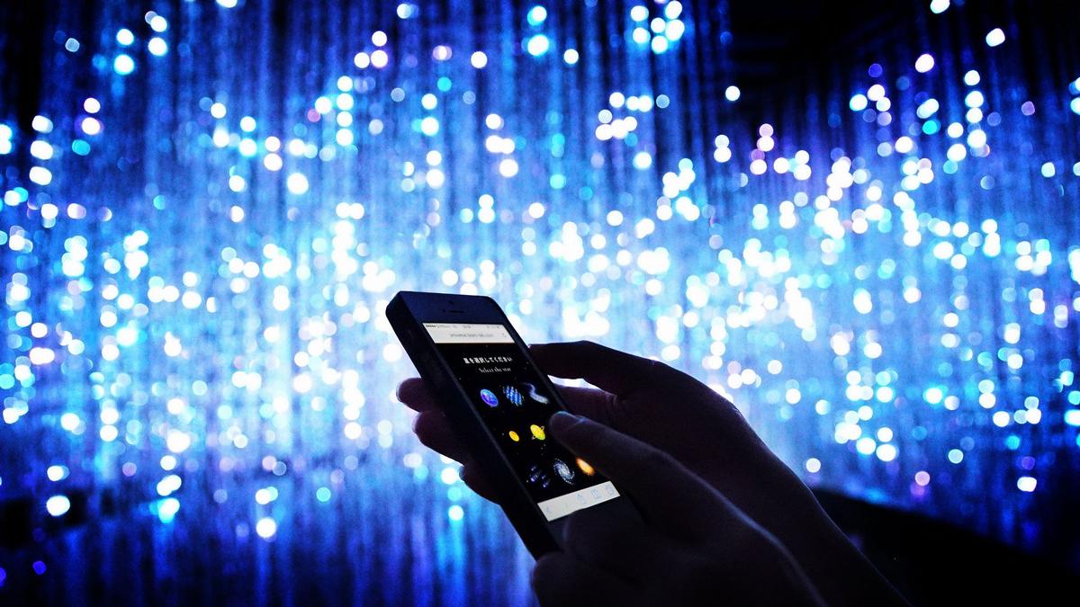 The show is extremely interactive, with smartphones able to manipulate may of the installations / teamLab