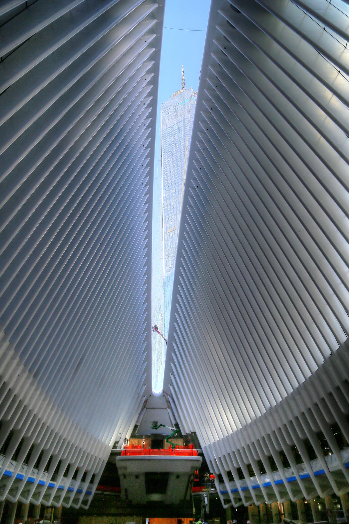 Calatrava said: 'The combination of natural light and sculptural form give dignity and beauty to the building’s lower levels and pedestrian walkways' / Port Authority of New York and New Jersey