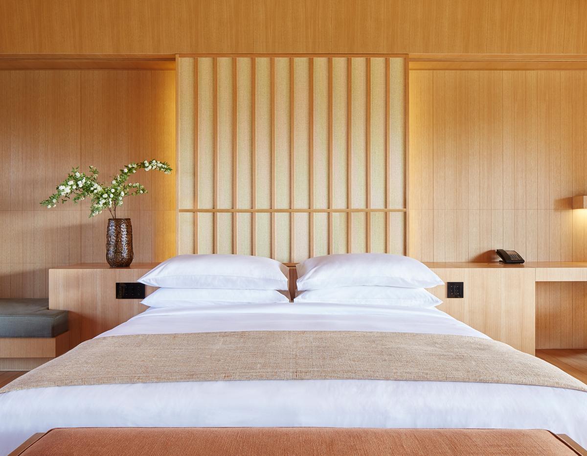 Designed to be a relaxed, peaceful and contemplative destination, Amanemu embraces ‘omotenashi,’ the Japanese welcoming spirit blending with warmth and respect