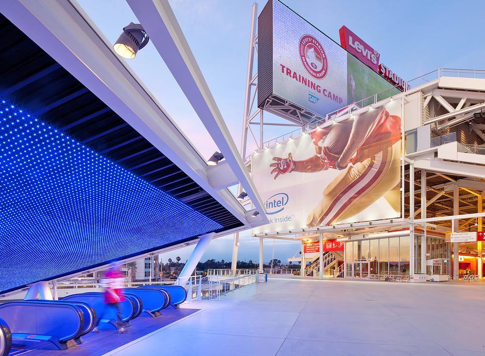 Fans can use the 49ers app during games thanks to the stadium’s terabit of wireless capacity Fans can use the 49ers app during games thanks to the stadium’s terabit of wireless capacity