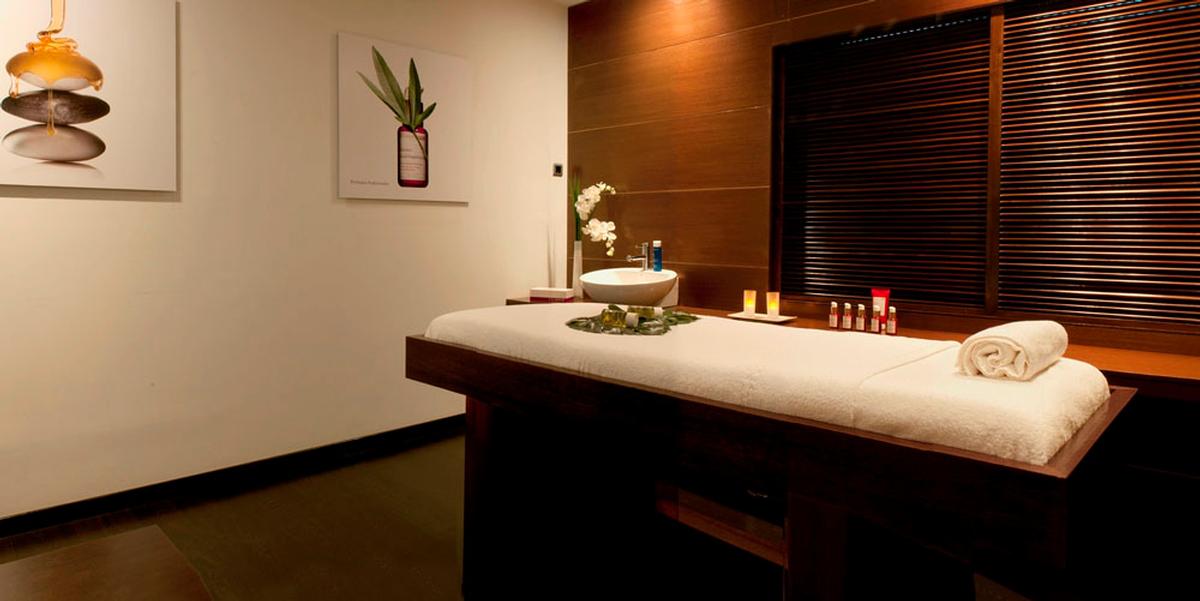 The 800sq m spa features six double treatment rooms / Clarins