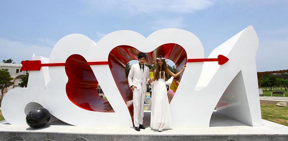 The Southwest Coast National Scenic Area is a popular location for couples to take wedding photos / Taiwan Tourism Bureau The Southwest Coast National Scenic Area is a popular location for couples to take wedding photos / Taiwan Tourism Bureau