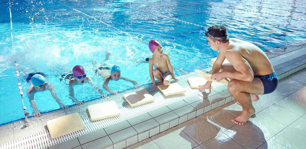 A school swimming report recommends new pools be built to aid the delivery of lessons / © shutterstock/esb professiona