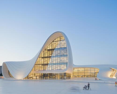 The late Zaha Hadid is nominated for the Heydar Aliyev Centre in Baku, Azerbaijan / Iwan Baan