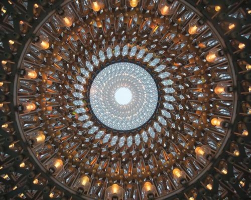 The pavilion features over 1,000 LED lights which change in intensity / Jeff Eden, RBG Kew