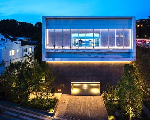The architects also included many windows and used semi-transparent and welcoming materials for the building’s exteriors / Norihito Yamauchi
