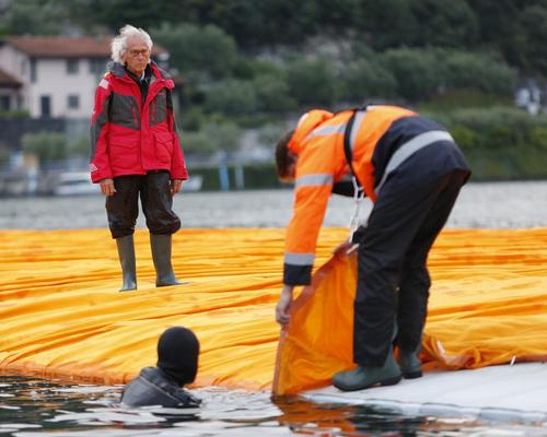 Christo oversaw the installation of the walkways / Wolfgang Volz