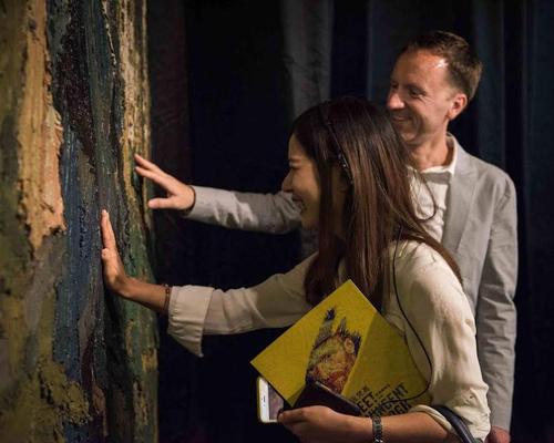 Van Gogh’s various paintings and working spaces have been accurately reproduced, allowing each visitor to touch the artist’s brushstrokes and actively interact with his creative environment