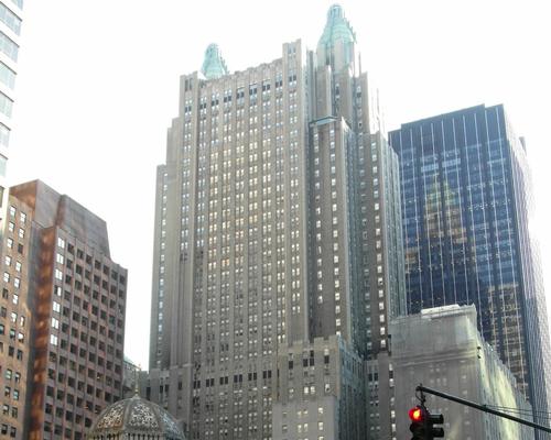 The 47-storey Art Deco landmark, designed by architects Schultze and Weaver, opened in 1931
/ Wiki Commons