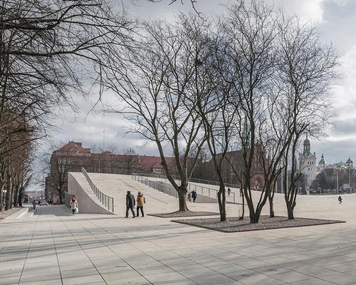 The Dialogue Centre in Szczecin is an underground museum, the roof of which forms part of the city’s Solidarity Square / European Prize for Urban Public Space 