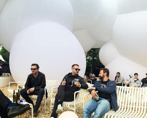 Visitors can relax underneath and around the pavilion while enjoying a bottle of beer or two / Jesper Palermo