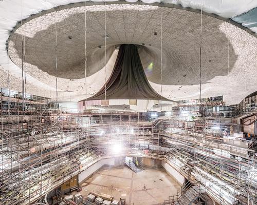 The centrepiece of the complex is a world-class concert hall which rises 50m (164 ft) and can seat 2,100 spectators / Johannes Arlt