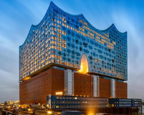 The building is a new city landmark in Hamburg's harbour / Thies Rätzke