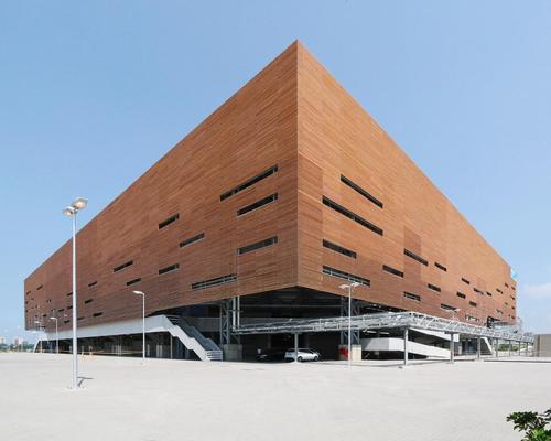 The Rio Handball Arena is an example of what AndArchitects describe as 'nomadic architecture' / AndArchitects