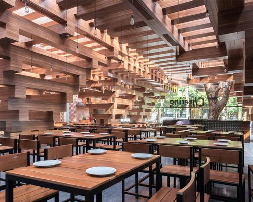 Cheering Restaurant in Vietnam by HP Architecs / Nguyen Tien Thanh