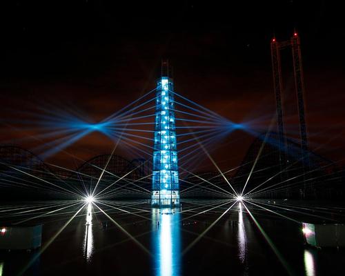 The Lake of Illusions is a star attraction at Shanghai's Happy Valley theme park / Julien Palie