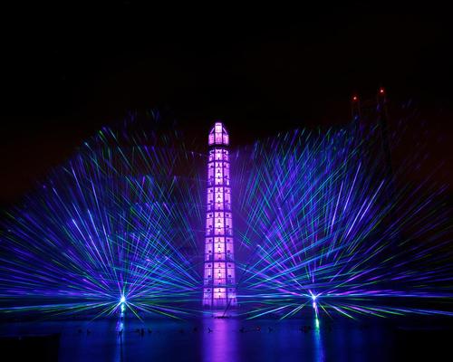 Mist, flames, lasers and pyrotechnics add drama to the immersive show / Julien Palie