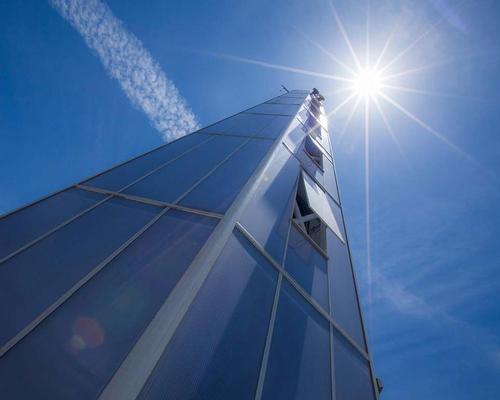 The leaning tower can be seen from all over the theme park / Julien Palie