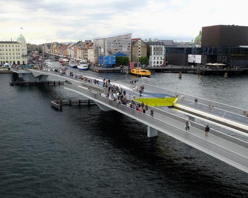 The bridge opens un under one minute via a sliding mechanism / Studio Bednarski