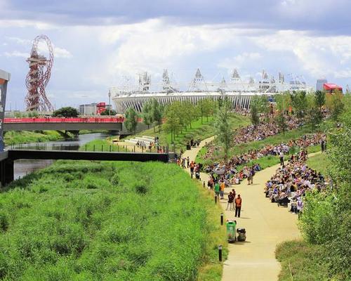 The 274 acre park, divided into northern and southern sections, formed the centerpiece for the London 2012 Olympic Games / Hargreaves Associates