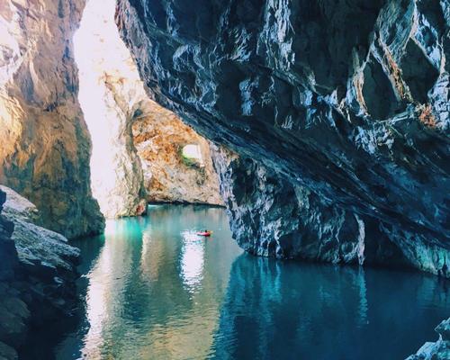 The quarry is popular with hikers and adventure tourists / thedreamcatcheuse