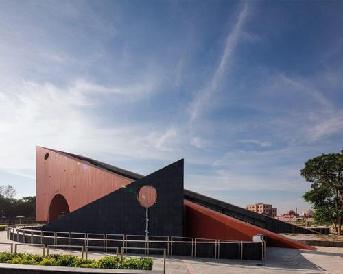 The building is designed to exude empowerment and create a new landmark for Lucknow / André J Fanthome
