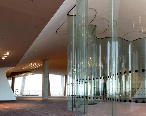 The public plaza was opened on 5 November / Michael Zapf