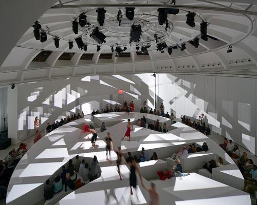 A site-specific dance was help to celebrate the opening of the Forum / Bruce Damonte