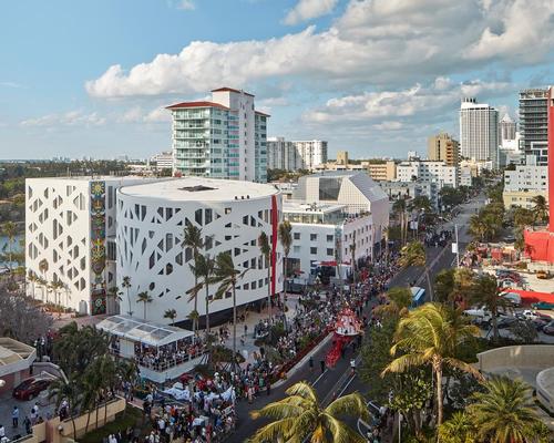A procession marched to the Forum's public plaza to celebrate the opening of the cultural complex / Bruce Damonte