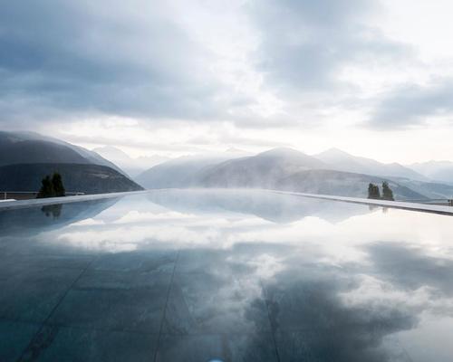 The pool seemingly has no edges / NOA*