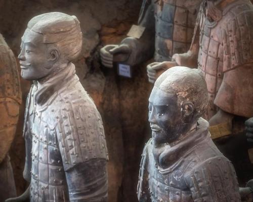 View of terracotta soldiers inside the Qin Shi Huang Mausoleum of the First Emperor of China, in Xi'an, Shaanxi Province, China / Sirirat / Shutterstock.com