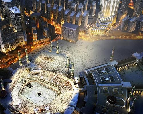The complex will overlook the Grand Mosque and the sacred Holy Kaaba / Foster + Partners