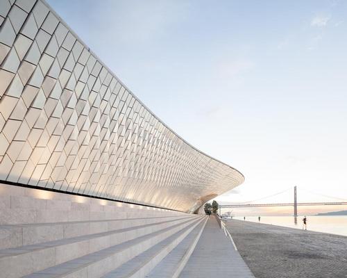 The museum aims to restore the connection between the city and the water / Francisco Nogueira