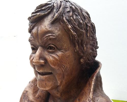 Shenda Amery's bronze sculpture will be unveiled by Princess Katarina of Yugoslavia / Shenda Amery