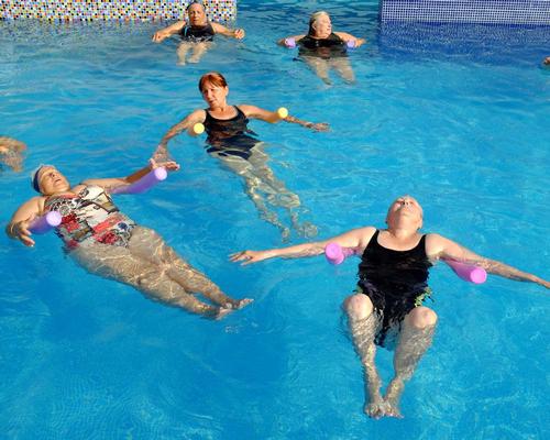 Hundreds of leisure centre staff trained as part of Swim England dementia project