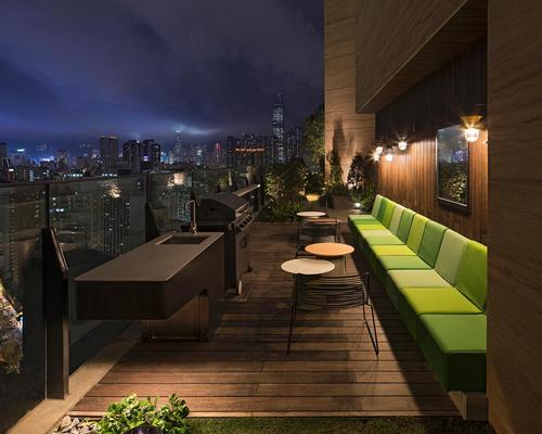 The design concept was to capture the “in-between spaces” where interiors and landscapes merge / Concrete