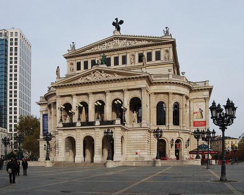 The Alte Oper – rebuilt four decades ago after the original 1880s structure was destroyed during the Second World War – is one of Germany’s leading cultural venues / Wiki Commons