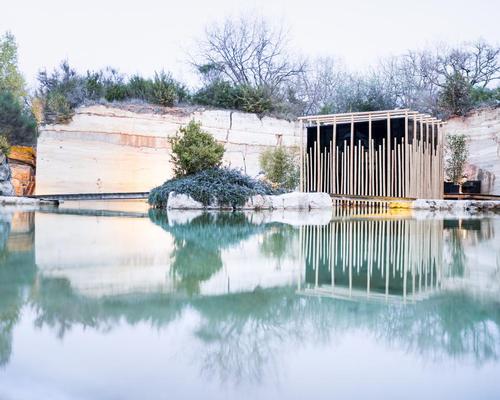 The new bio-sauna is located in the middle of the spa’s tranquil lake, which is set within a disused Travertine quarry