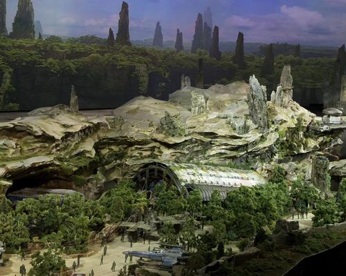 The Star Wars attractions are coming to Disney's parks in Anaheim and Orlando / Disney Parks