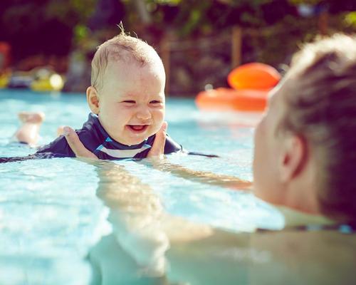 STA and Center Parcs team up on infant swimming programme