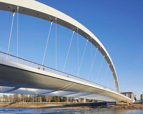 Creating a new type of public realm was central to Meier's vision for Cittadella Bridge / Hufton + Crow