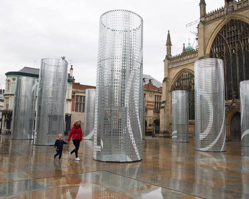 Varini has created three hand-drawn artworks across the columns that distort and redefine their otherwise rigid geometry / Anna Gowthorpe