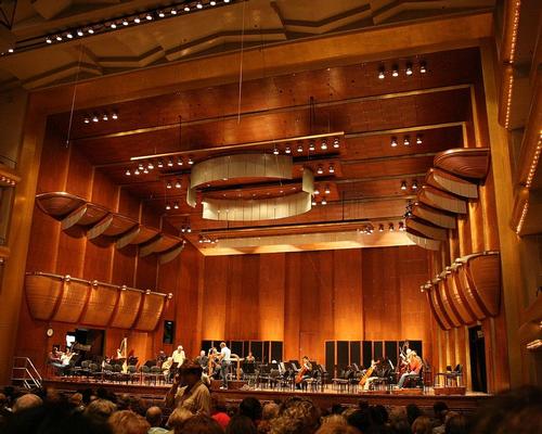 The David Geffen Hall is the Lincoln Center's largest venue and was originally designed by Max Abramovitz, opening in 1962 / Wiki Commons