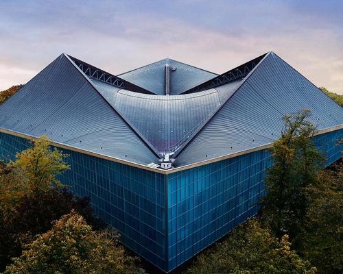 The Design Museum in London won the Award for Structural Transformation / Gravity Road