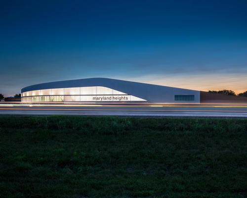 The architects were tasked with mediating the harsh environment of the adjacent interstate highway 
/ CannonDesign