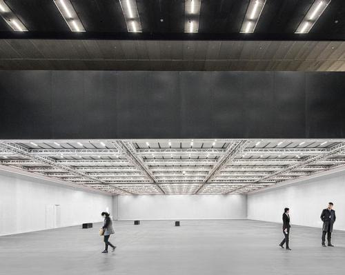 A 1,700sq m column-free exhibition space dominates the heart of the structure, with movable partitions and ceiling system allowing for different configurations to be set up / Alex Fradkin