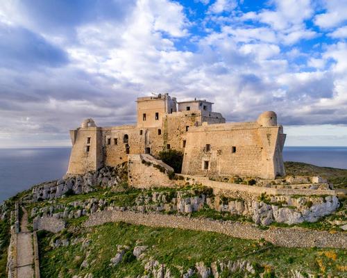 The fortress was once a prison, but has stood abandoned for more than a century / YAC